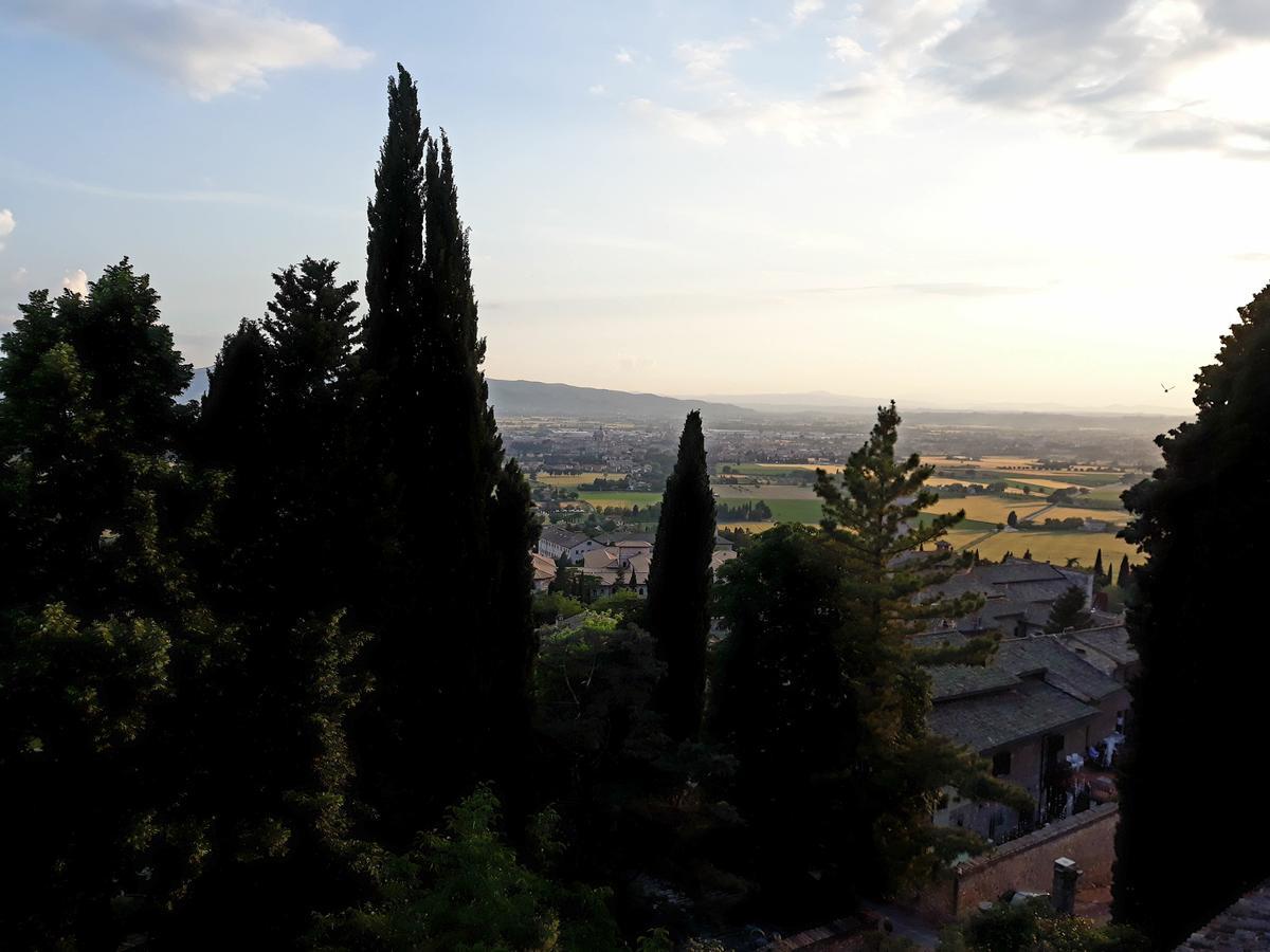Suite Luna Bianca Assisi Bagian luar foto